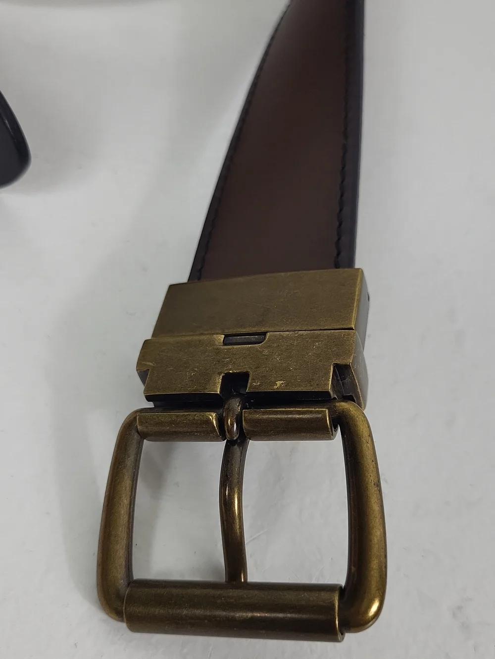 Polo by Ralph Lauren Reversible Black/Brown Leather Belt with Brass Buckle.